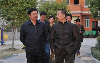 福州市市長尤猛軍蒞臨天守集團及東石鎮(zhèn)梅塘村關(guān)心指導(dǎo)